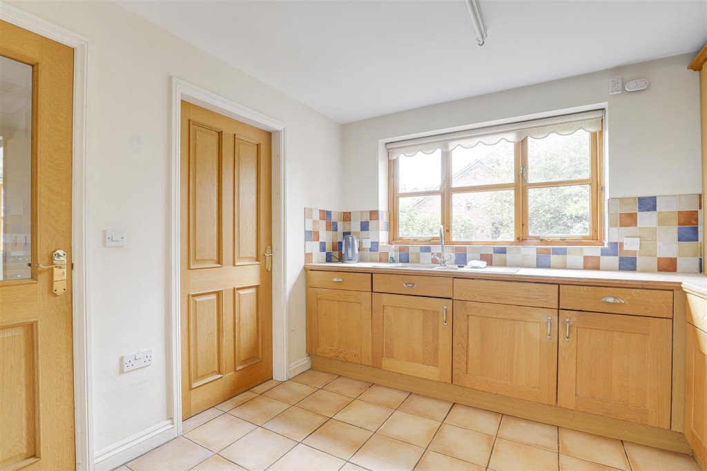 Hogg Lane, Radcliffe-On-Trent, Nottinghamshire, NG12 2BL