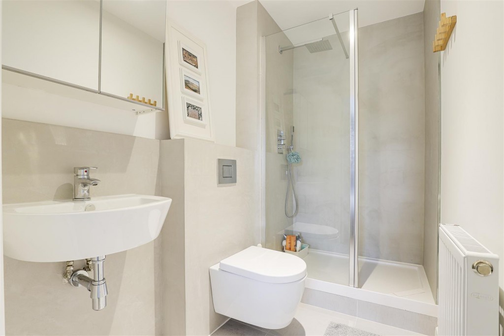 Wakefield Close, Wilford, Nottinghamshire, NG11 7HB