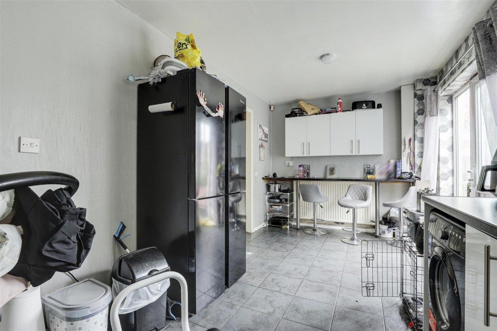 Hemsby Gardens, Bulwell, Nottinghamshire, NG6 8NT