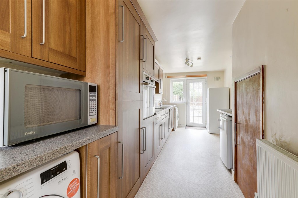 Bransdale Road, Clifton, Nottinghamshire, NG11 9JE