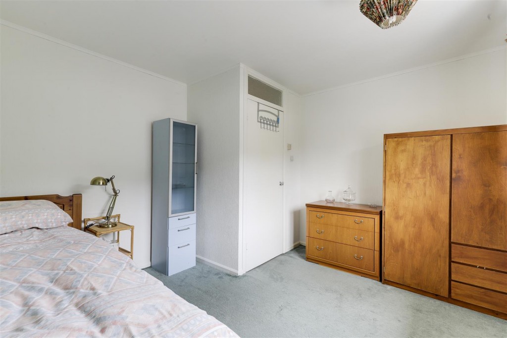 Bransdale Road, Clifton, Nottinghamshire, NG11 9JE