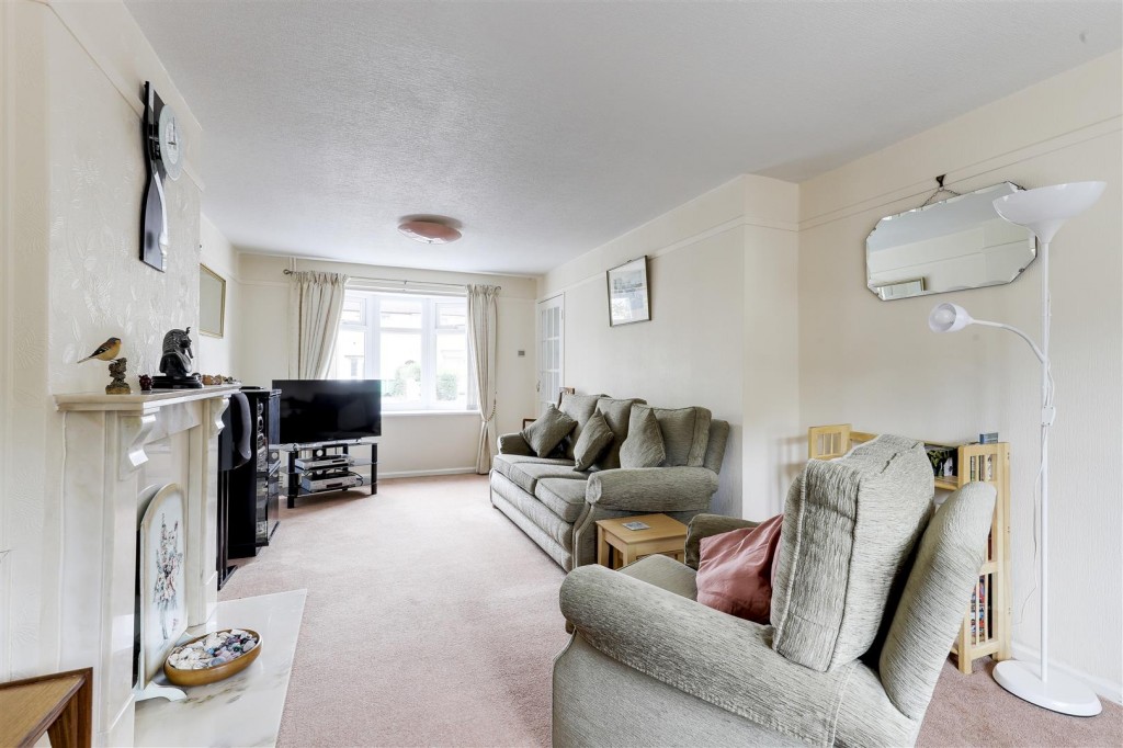 Bransdale Road, Clifton, Nottinghamshire, NG11 9JE