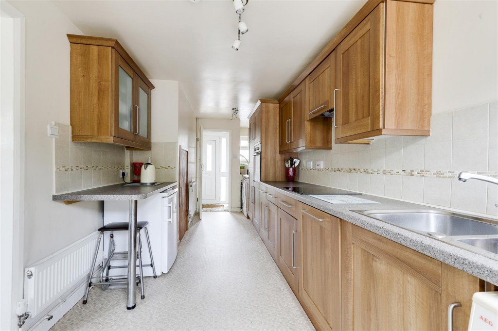 Bransdale Road, Clifton, Nottinghamshire, NG11 9JE