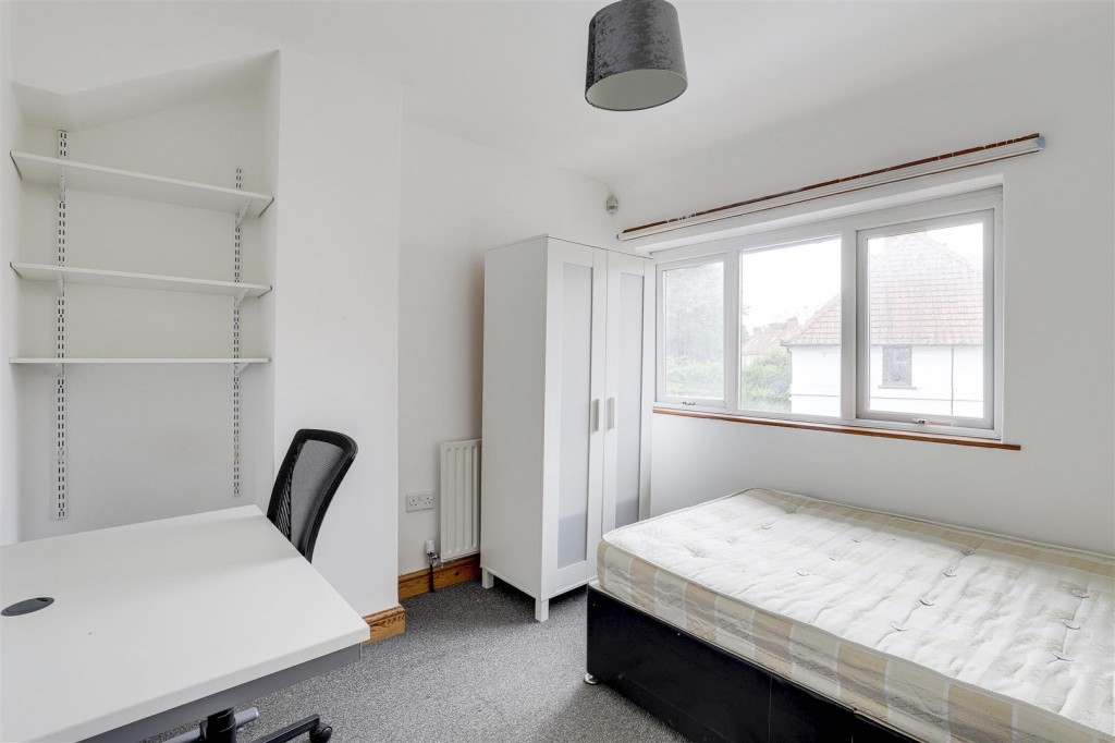 Woodside Road, Beeston, Nottinghamshire, NG9 2TN