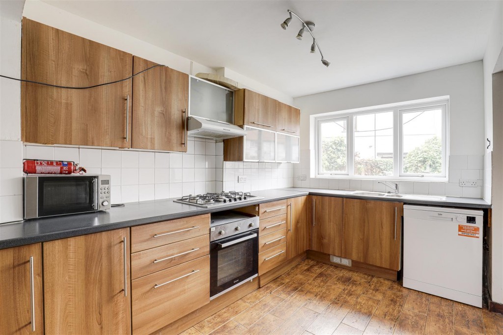 Woodside Road, Beeston, Nottinghamshire, NG9 2TN