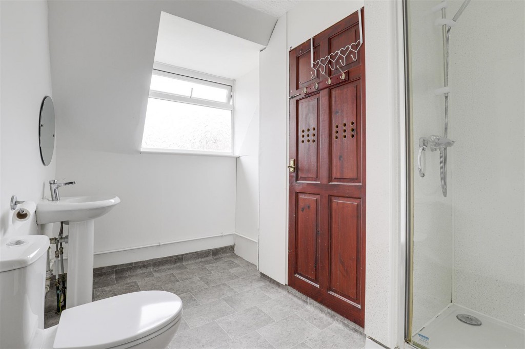 Woodside Road, Beeston, Nottinghamshire, NG9 2TN