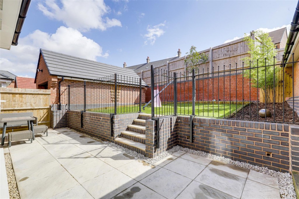 Beedham Way, Mapperley, Nottinghamshire, NG3 5TB