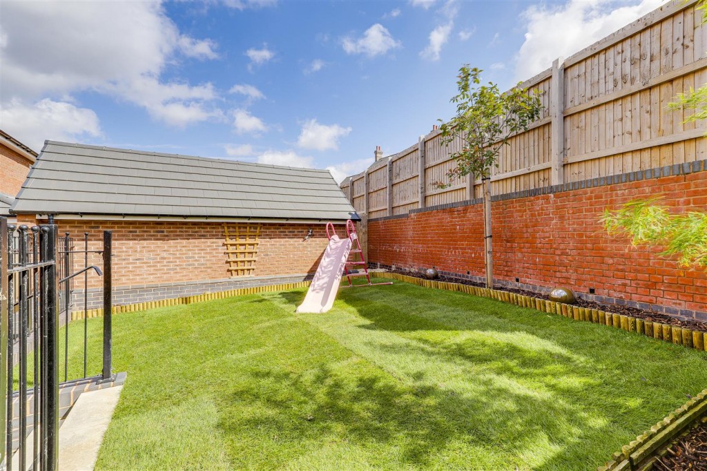 Beedham Way, Mapperley, Nottinghamshire, NG3 5TB