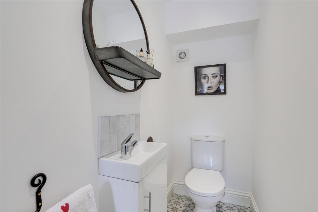 Bunny Hill, Bunny, Nottinghamshire, NG11 6QQ