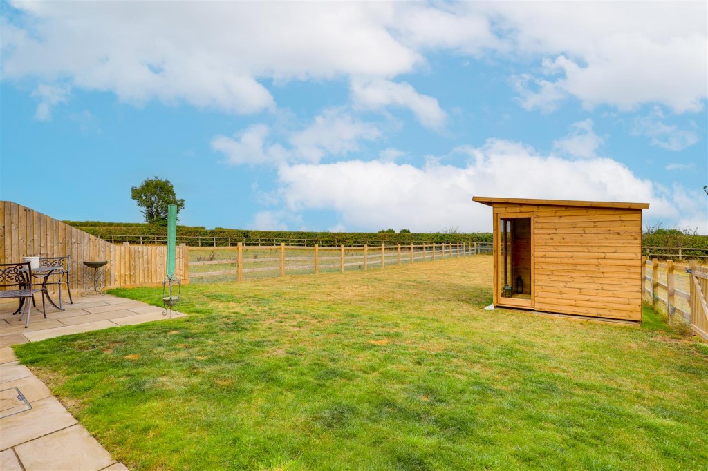 Bunny Hill, Bunny, Nottinghamshire, NG11 6QQ