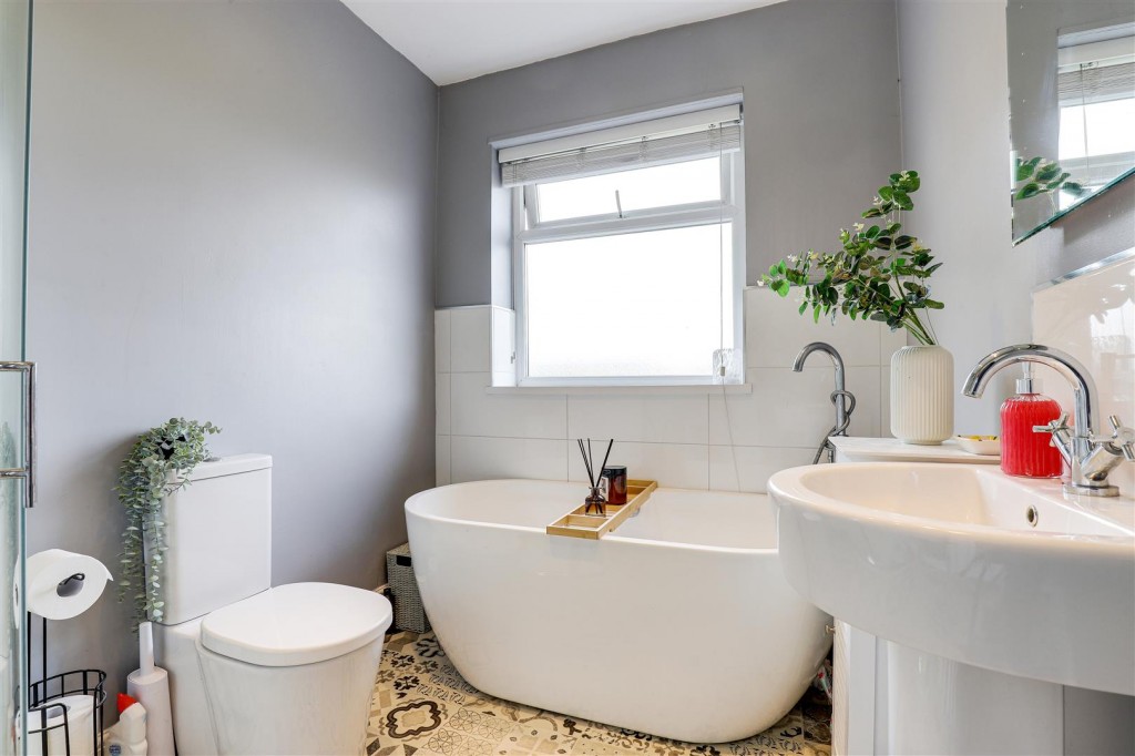 Wheatley Avenue, Kirkby-In-Ashfield, Nottingham, NG17 8BG