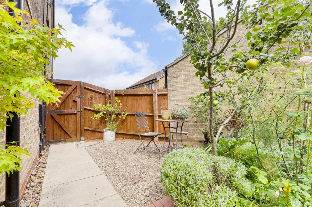 Cranford Gardens, West Bridgford, Nottinghamshire, NG2 7SE