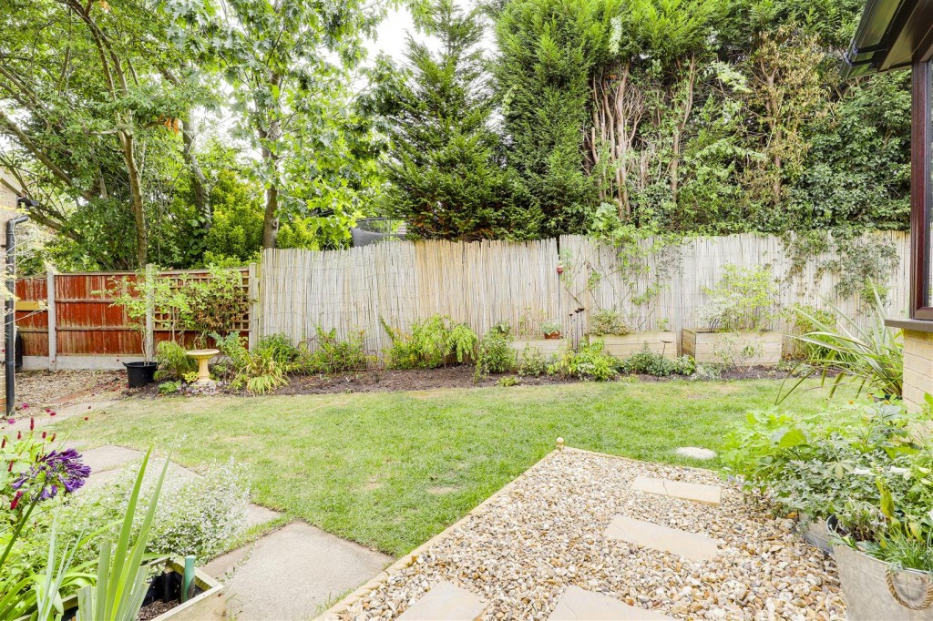 Cranford Gardens, West Bridgford, Nottinghamshire, NG2 7SE