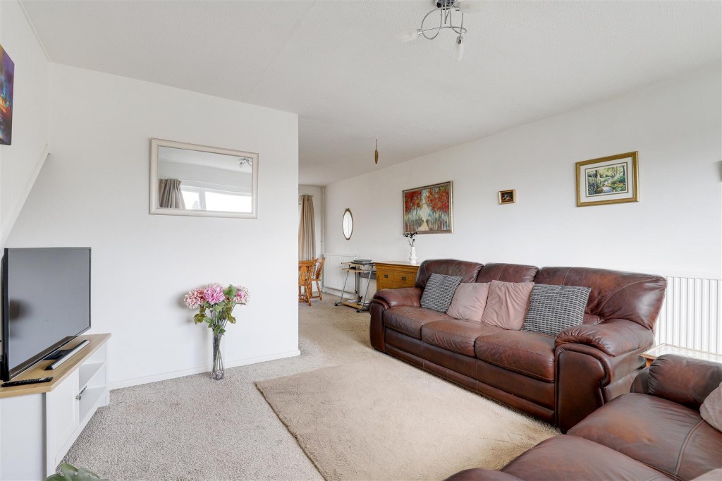 Salamander Close, Carlton, Nottinghamshire, NG4 4FJ