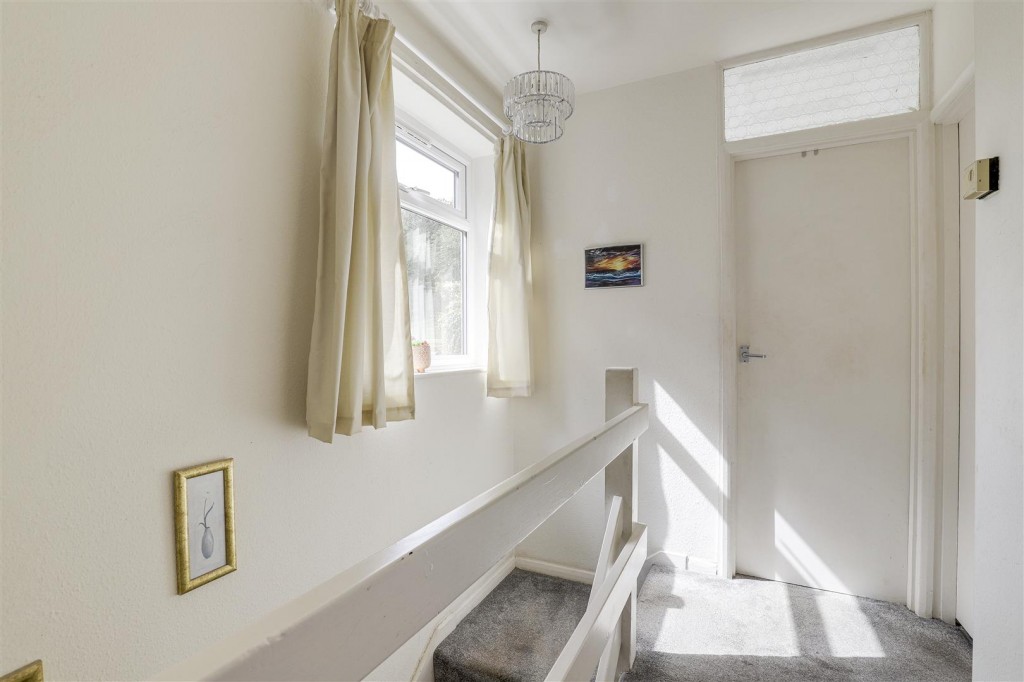 Salamander Close, Carlton, Nottinghamshire, NG4 4FJ