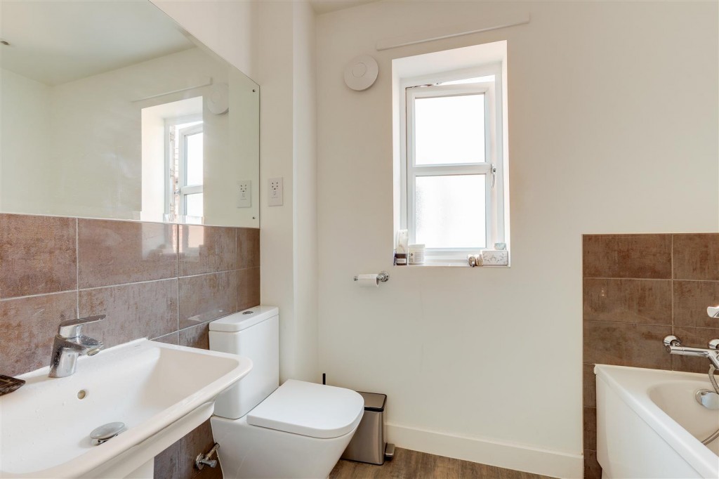 Rose Way, Edwalton, Nottinghamshire, NG12 4JE