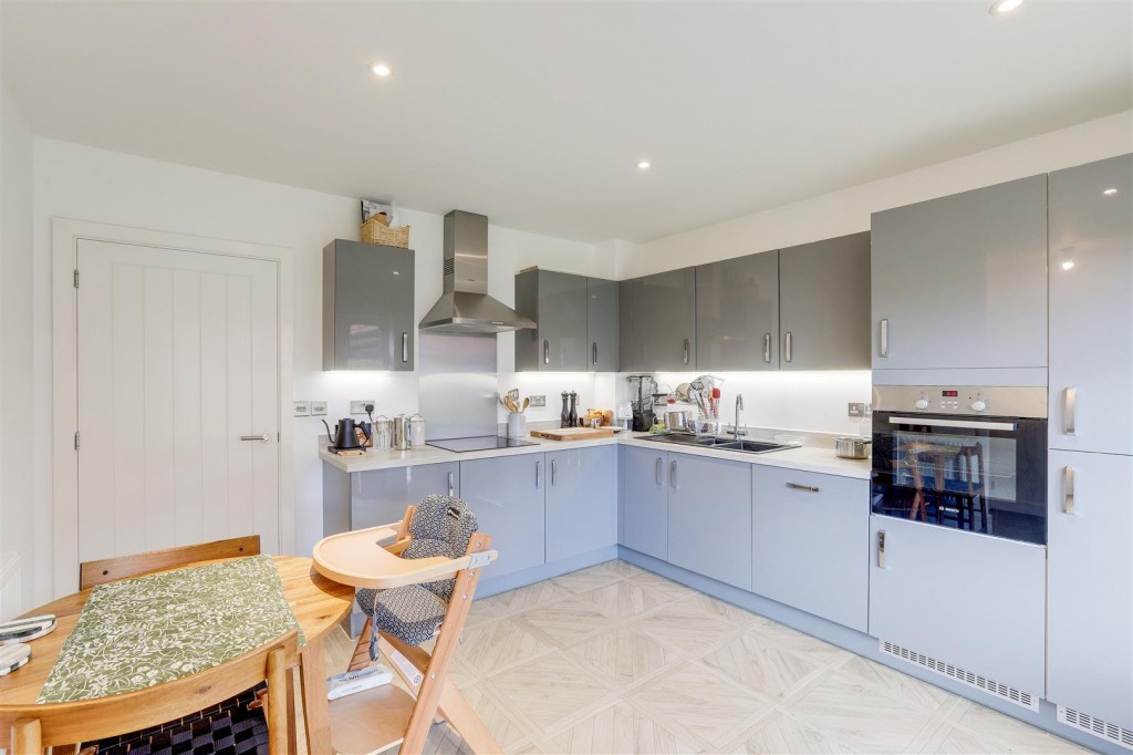 Rose Way, Edwalton, Nottinghamshire, NG12 4JE