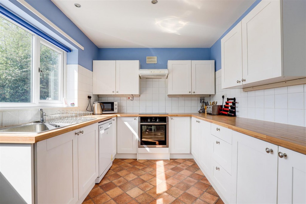 Park Road, Woodthorpe, Nottinghamshire, NG5 4HR