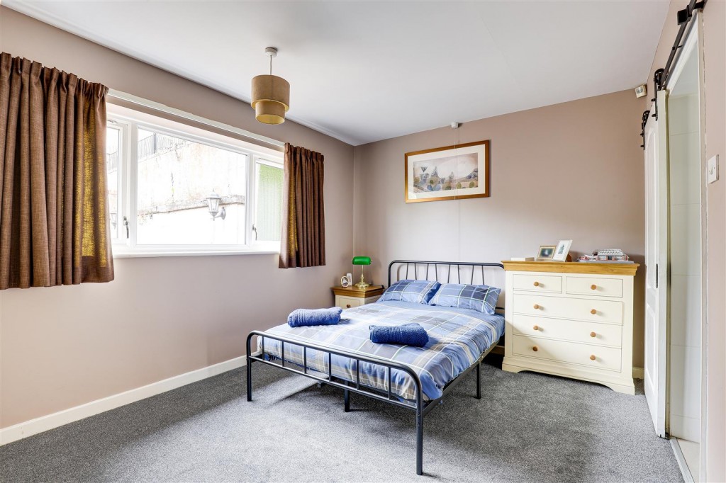 Park Road, Woodthorpe, Nottinghamshire, NG5 4HR