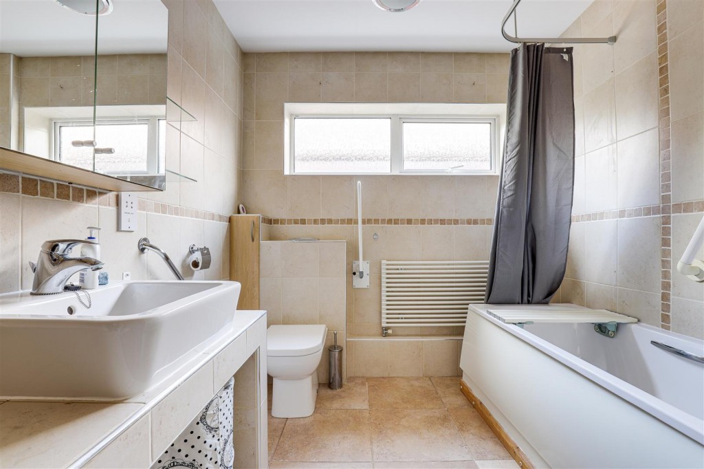 Park Road, Woodthorpe, Nottinghamshire, NG5 4HR