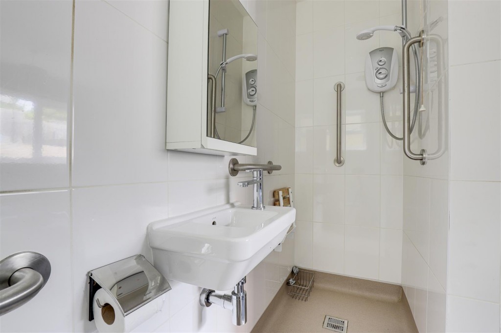 Park Road, Woodthorpe, Nottinghamshire, NG5 4HR