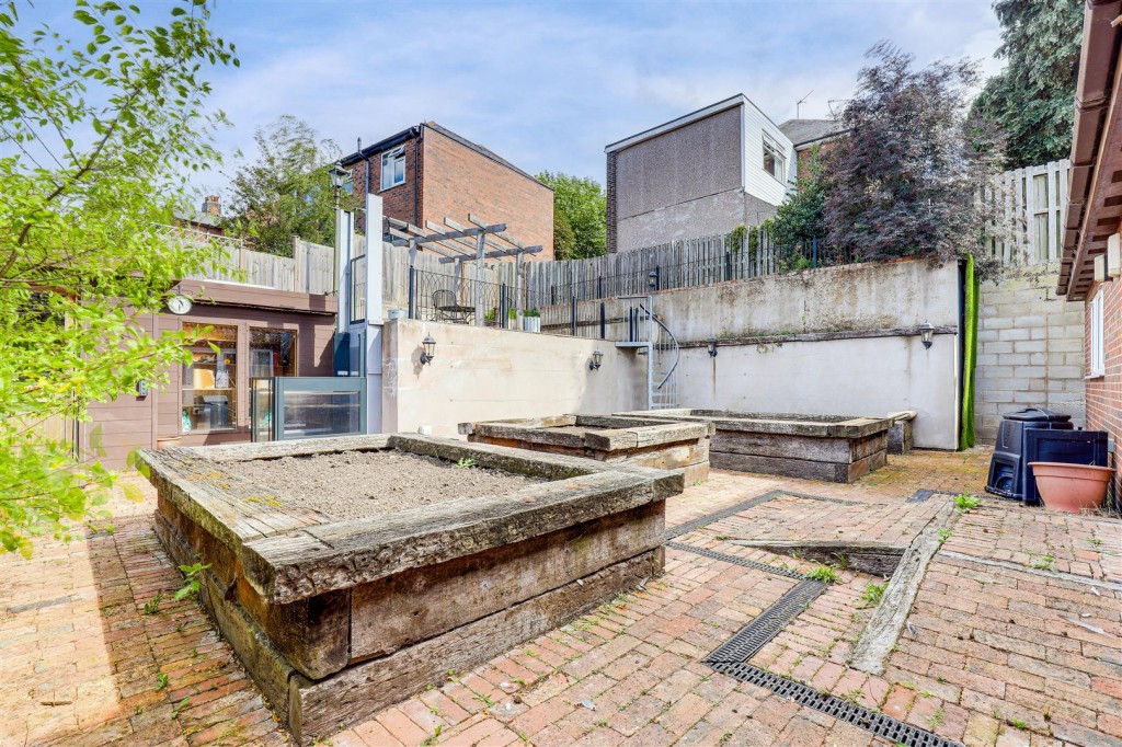 Park Road, Woodthorpe, Nottinghamshire, NG5 4HR