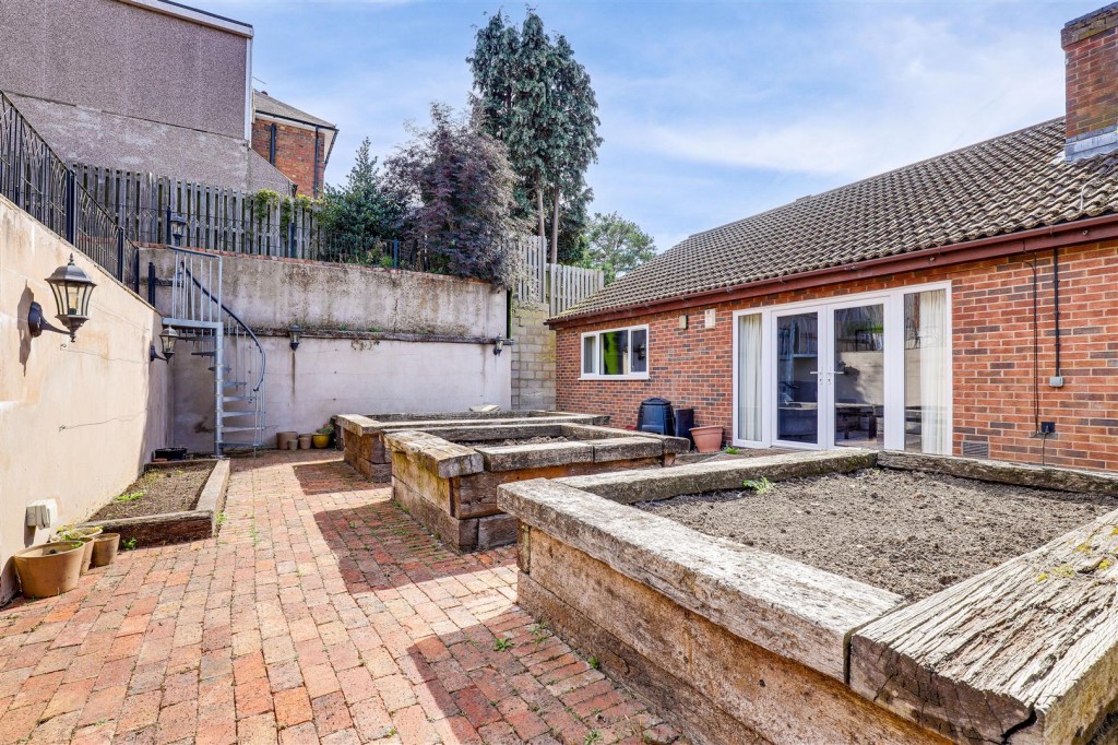 Park Road, Woodthorpe, Nottinghamshire, NG5 4HR