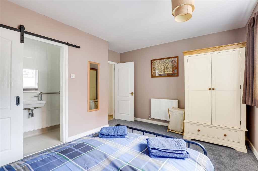 Park Road, Woodthorpe, Nottinghamshire, NG5 4HR