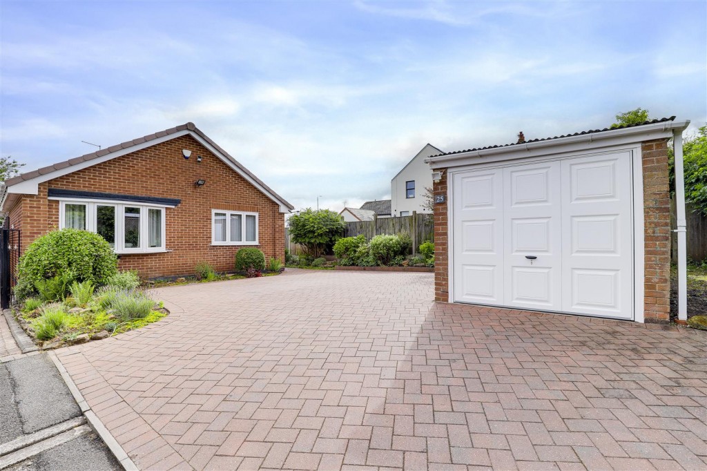 Armfield Road, Arnold, Nottinghamshire, NG5 6QY