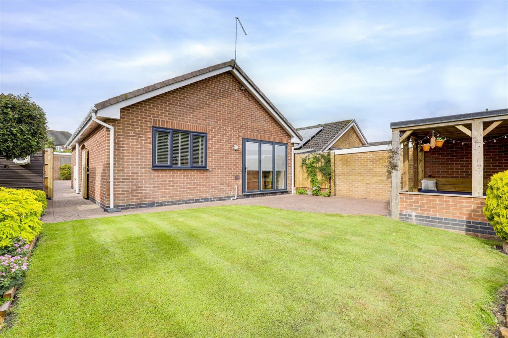 Armfield Road, Arnold, Nottinghamshire, NG5 6QY