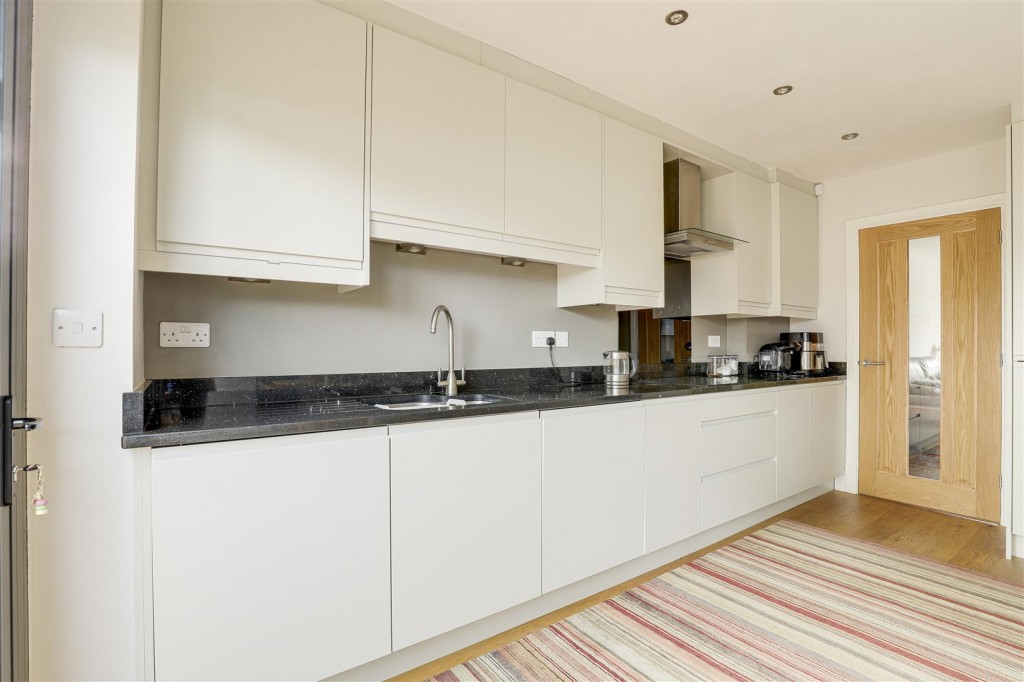 Armfield Road, Arnold, Nottinghamshire, NG5 6QY