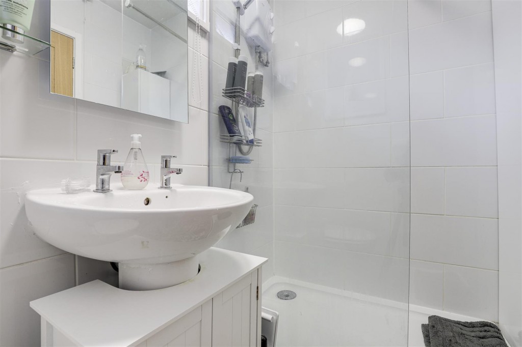 Cherrywood Gardens, Carlton, Nottinghamshire, NG3 6LS