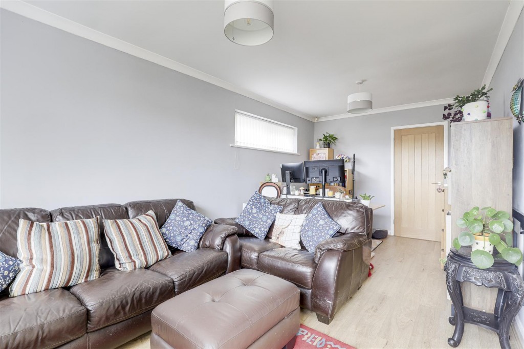 Cherrywood Gardens, Carlton, Nottinghamshire, NG3 6LS