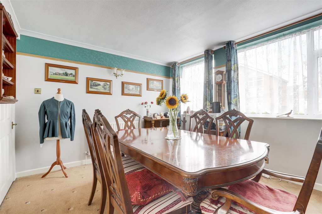 Oakfield Drive, Sandiacre, Nottinghamshire, NG10 5NH