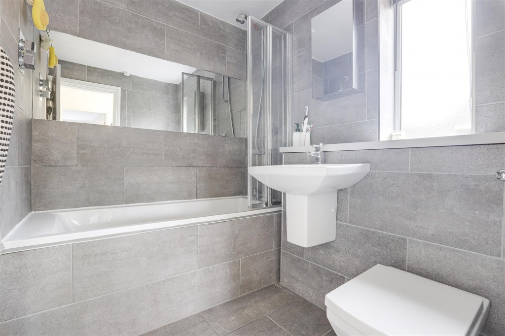 Herons Court, West Bridgford, Nottinghamshire, NG2 6QE