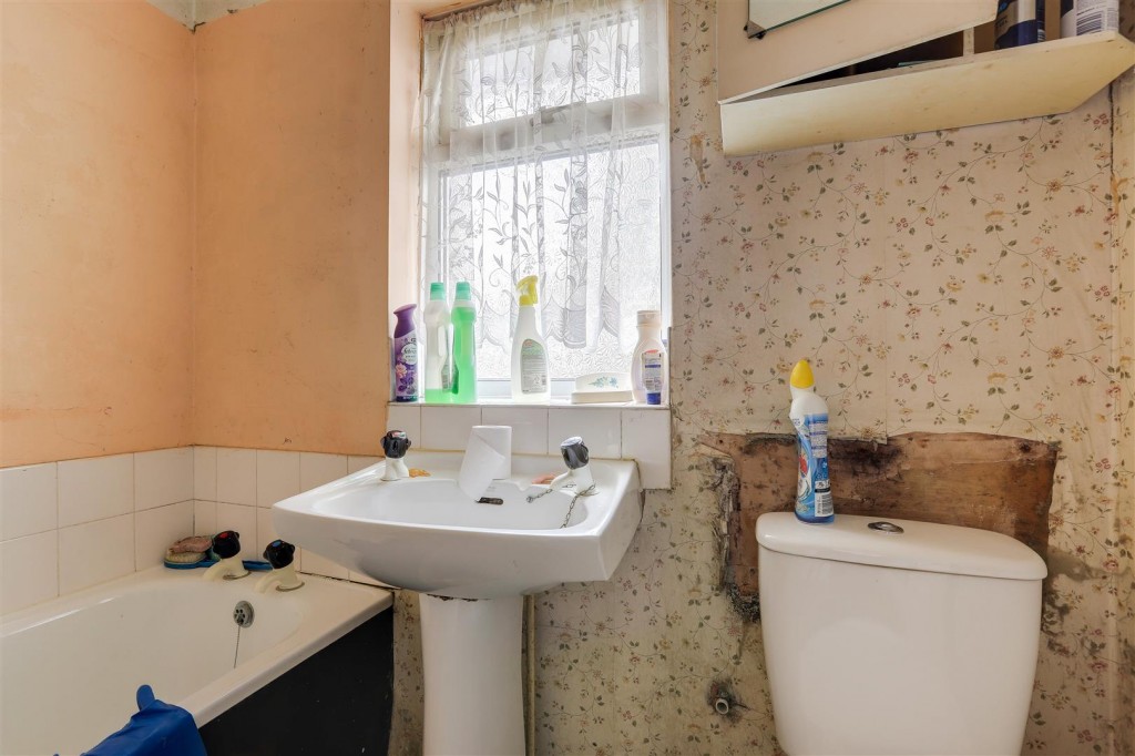 Grindon Crescent, Bulwell, Nottinghamshire, NG6 8BT