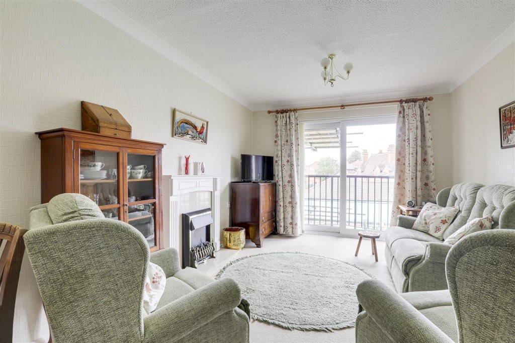 Marlborough Court, West Bridgford, Nottinghamshire, NG2 6BY