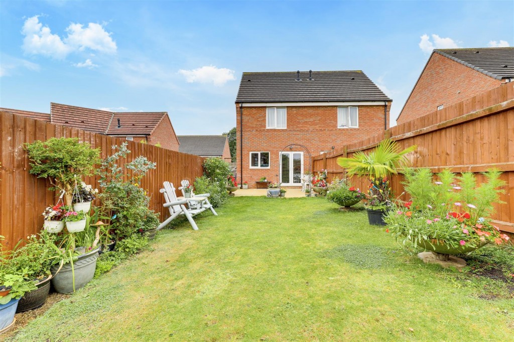 Moorgate Avenue, New Houghton, Mansfield, Nottinghamshire, NG19 8SS