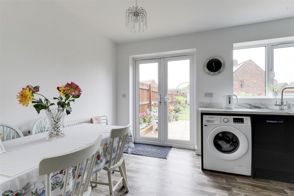 Moorgate Avenue, New Houghton, Mansfield, Nottinghamshire, NG19 8SS