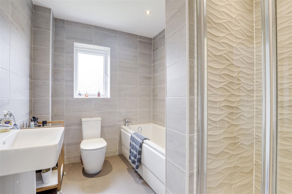 Airfield Way, Hucknall, Nottinghamshire, NG15 6WZ