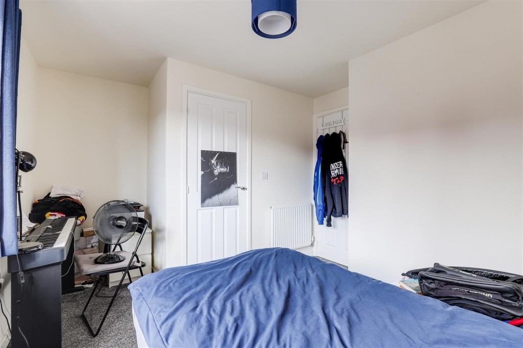 Poole Avenue, Gedling, Nottinghamshire, NG4 4ND