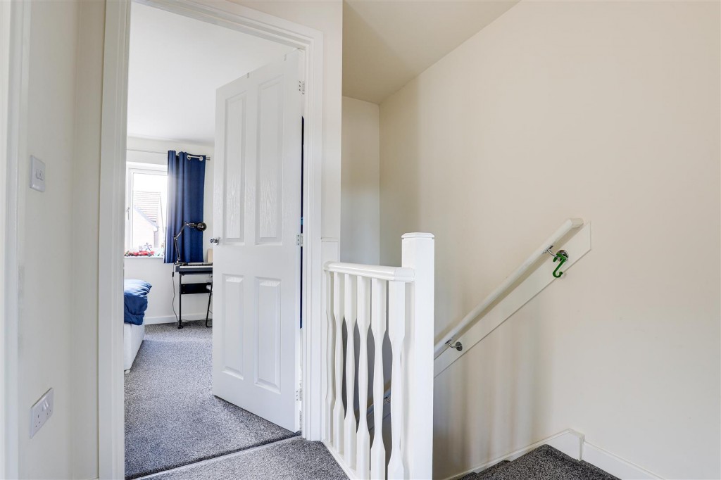 Poole Avenue, Gedling, Nottinghamshire, NG4 4ND