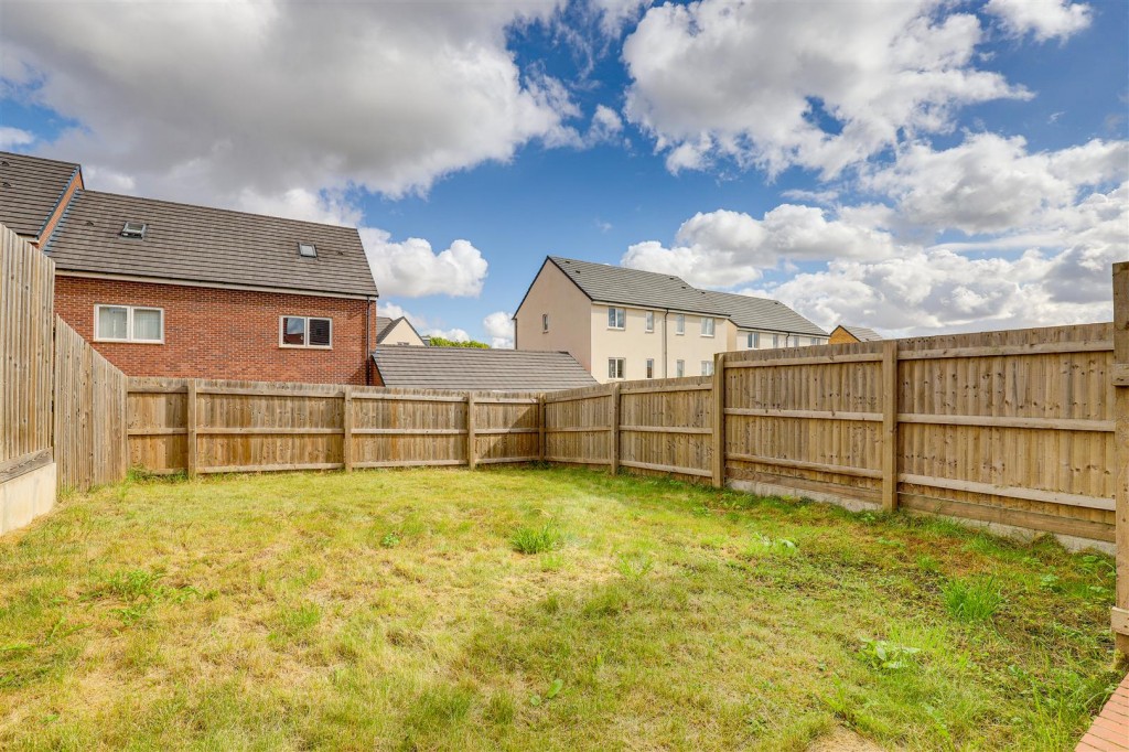 Poole Avenue, Gedling, Nottinghamshire, NG4 4ND