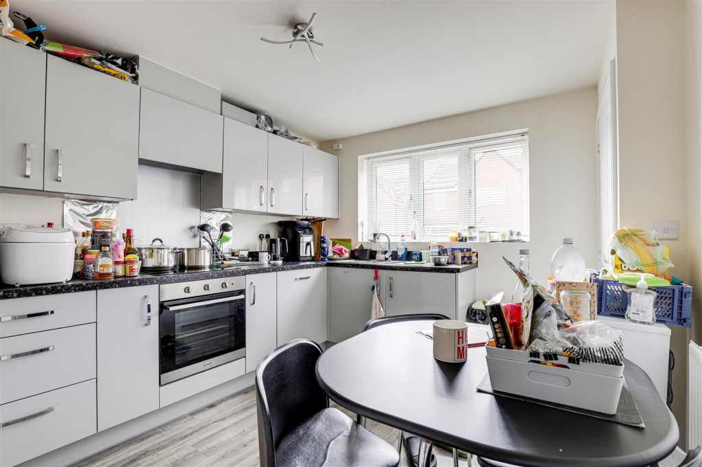 Poole Avenue, Gedling, Nottinghamshire, NG4 4ND