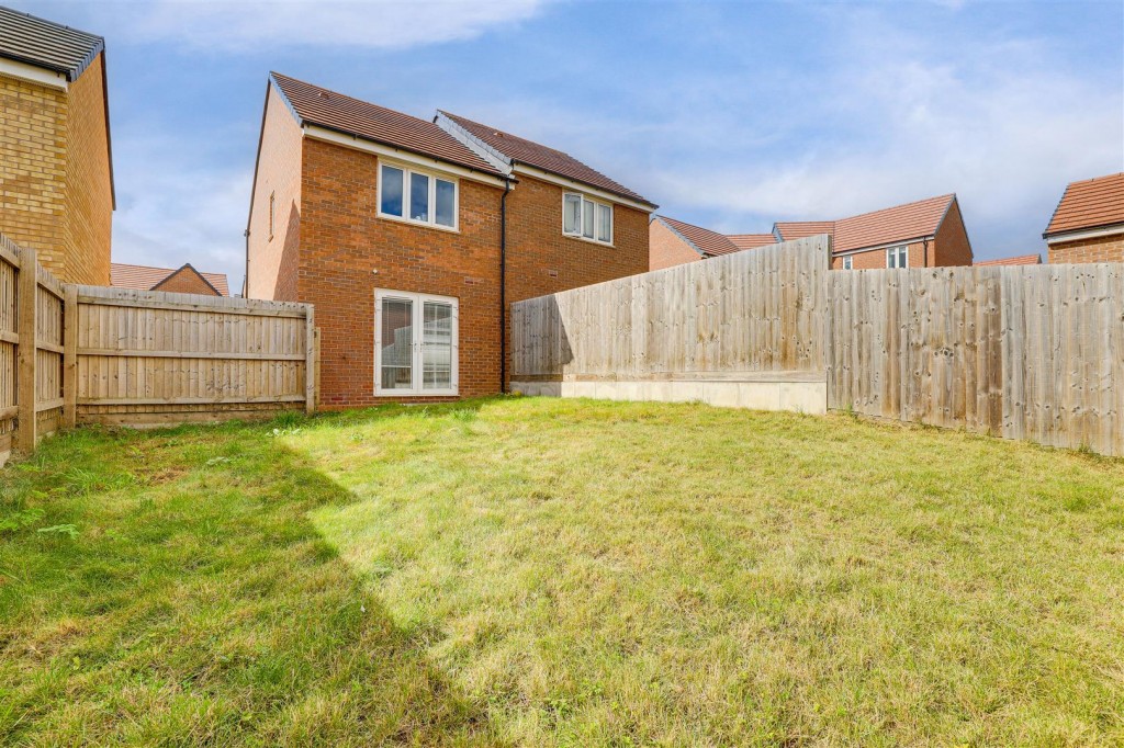 Poole Avenue, Gedling, Nottinghamshire, NG4 4ND