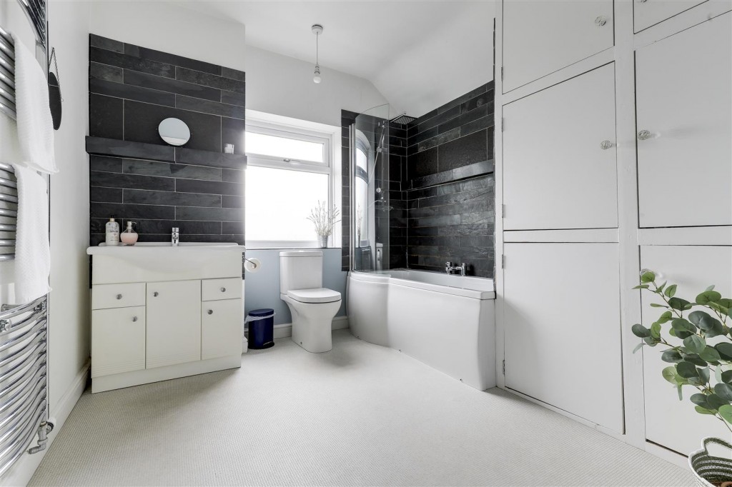 Brickyard, Hucknall, Nottinghamshire, NG15 7PG