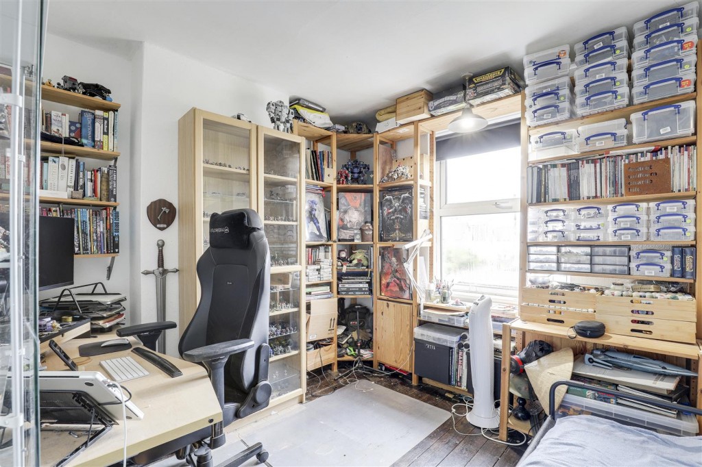 Dagmar Grove, Beeston, Nottinghamshire, NG9 2BH