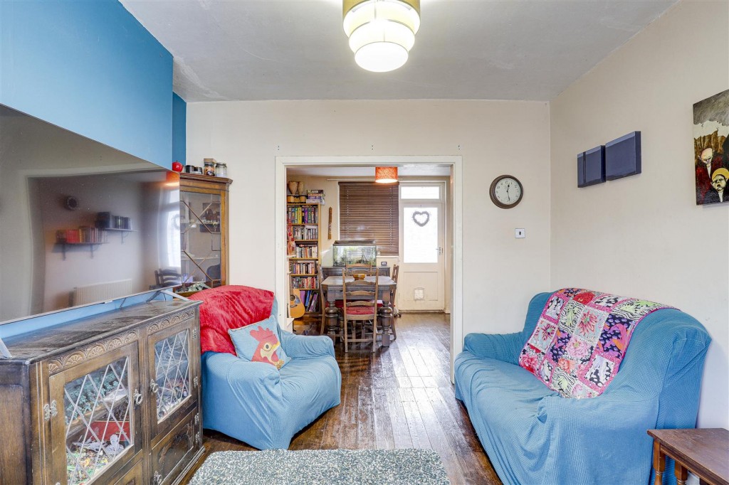 Dagmar Grove, Beeston, Nottinghamshire, NG9 2BH