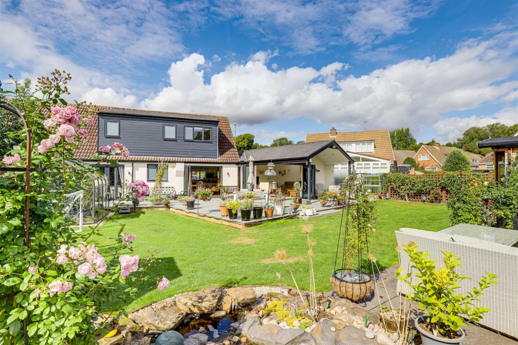 Broadmead, Burton Joyce, Nottinghamshire, NG14 5FL