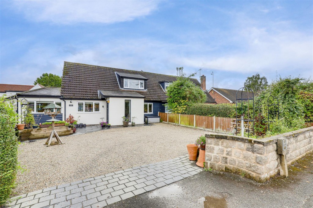 Broadmead, Burton Joyce, Nottinghamshire, NG14 5FL